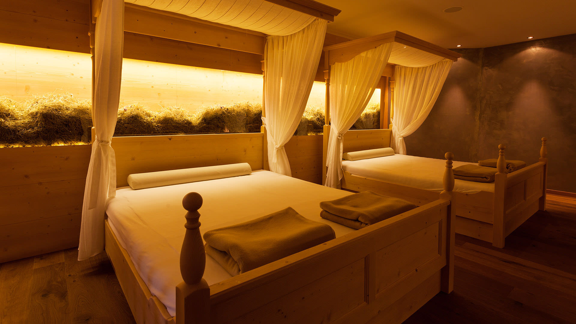 Modern alpine style featuring sophisticated Plank 1-Strips from HARO