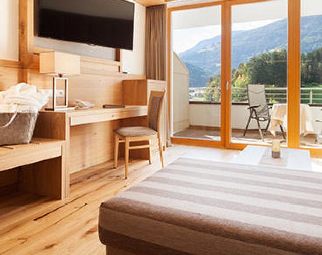 Modern alpine style featuring sophisticated Plank 1-Strips from HARO