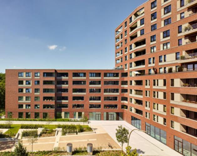 New apartments and shops are being erected on about 4.500 m² of space on the site of the former Barmbek rail freight terminal.