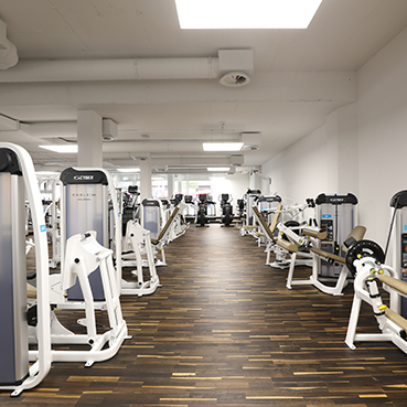 Located in Basel’s Clarastrasse, the Migros fitness centre offers a wide variety of exercise classes and the compilation of a personalised training plan.