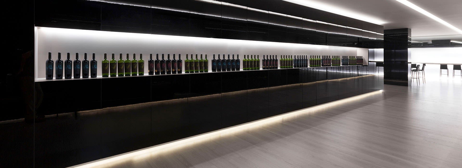 Elegant design, noble wines and an exquisite laminate floor from HARO