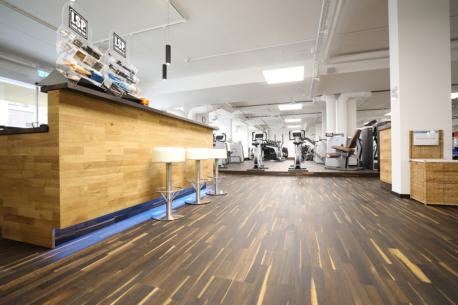 Located in Basel’s Clarastrasse, the Migros fitness centre offers a wide variety of exercise classes and the compilation of a personalised training plan.