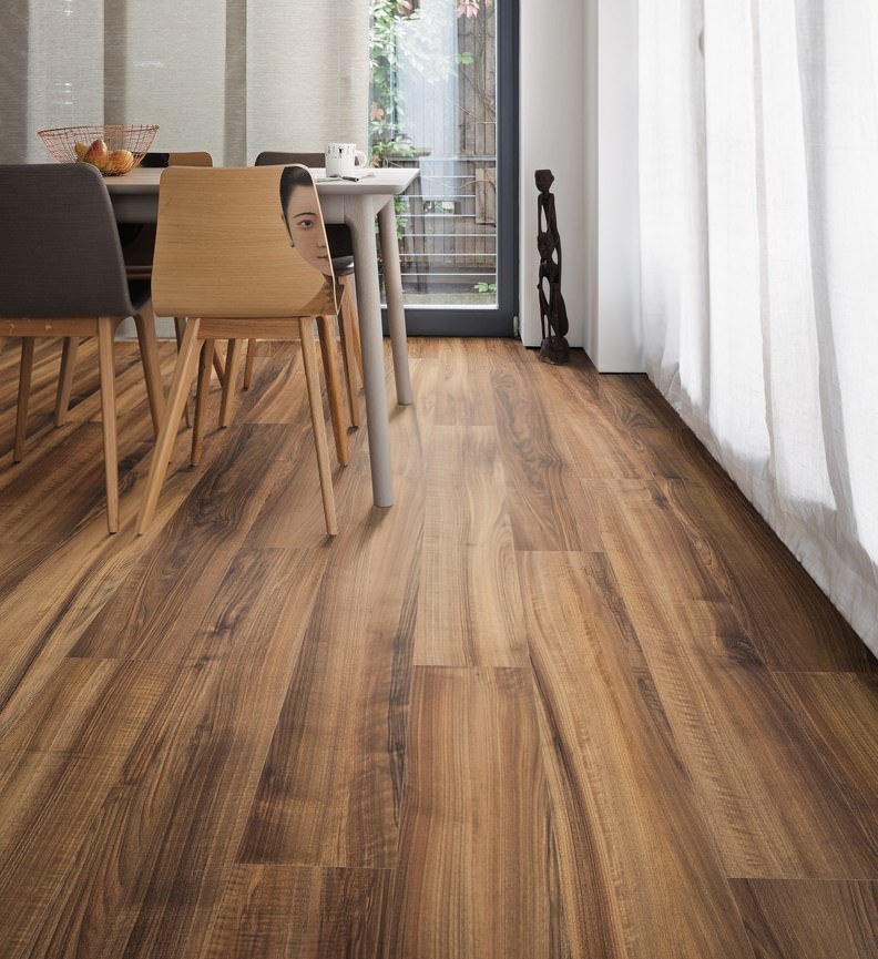  haro laminatboden landhausdiele italienischer nussbaum pore matt int06