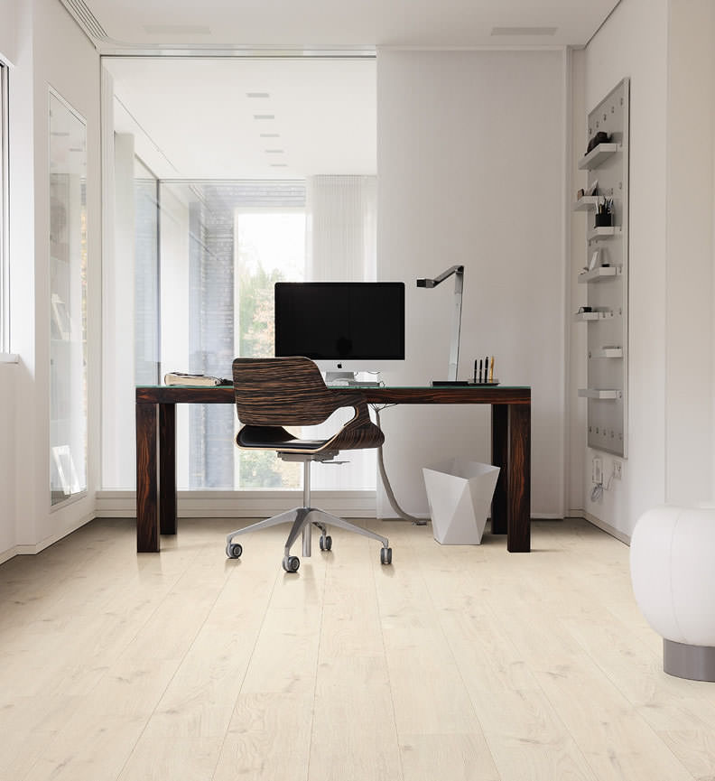 Laminat T100 LA 4V Eiche Portland weiss 533120 Int01